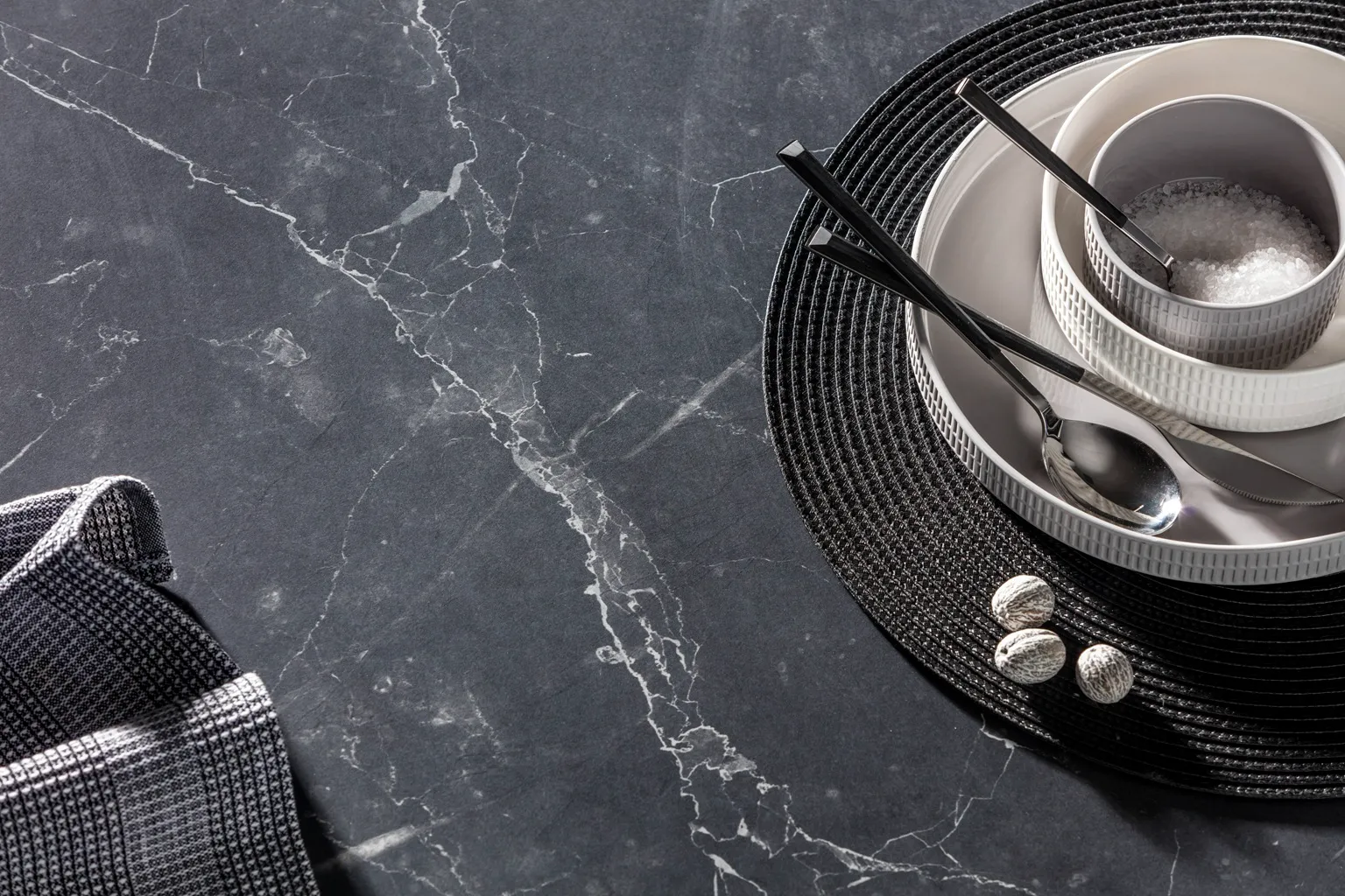 Luxe marmerlook keukenblad van Dekker Zevenhuizen
