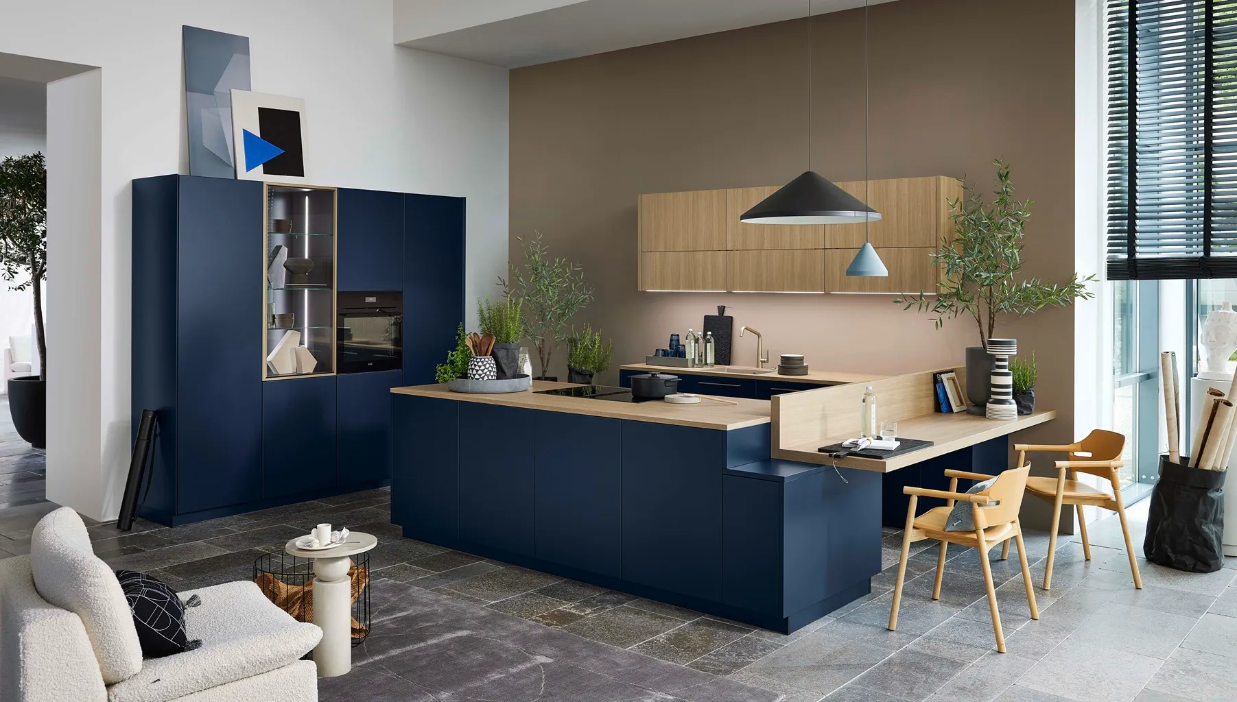 Logic Kitchen blauwe keuken met Dynamic Lines