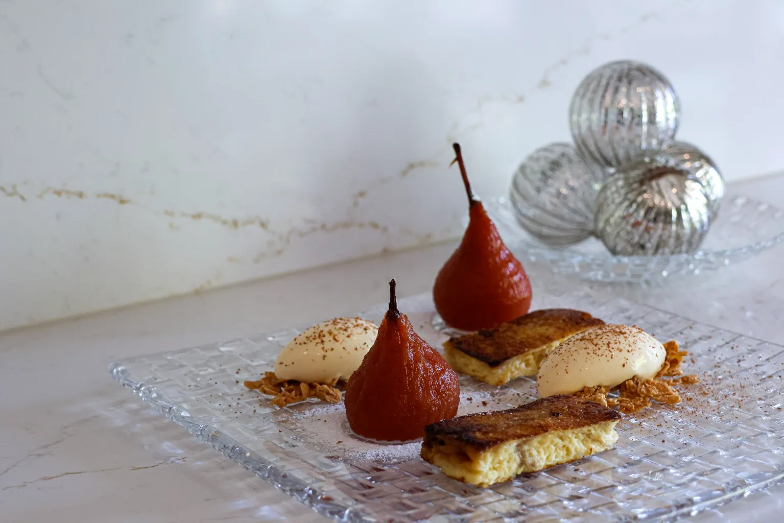 Nagerecht voor kerst: Suikerbrood met stoofpeertjes